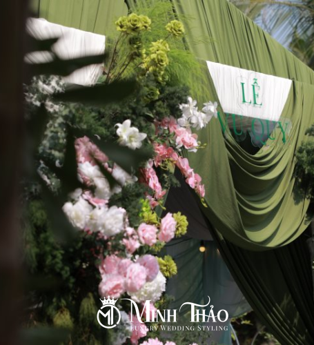 Tường Vi & Hoàng Long